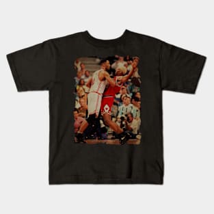 Dennis Rodman vs Alonzo Mourning #2 Kids T-Shirt